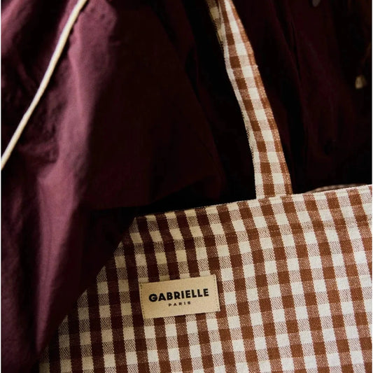 Gabrielle Paris 24H Bag in Vichy Moka mit braun-weissem Gingham-Karo und beigem Label