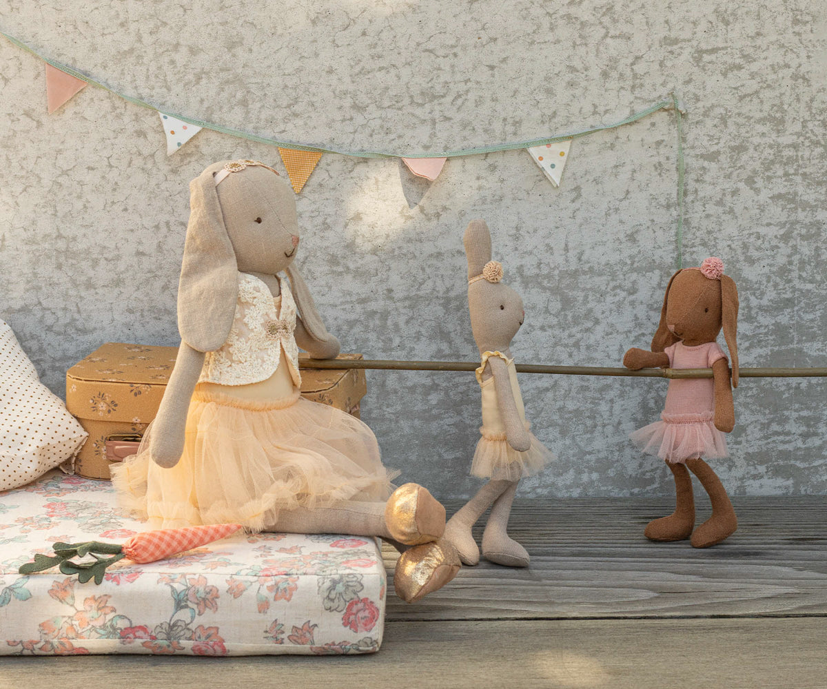 Hase Grösse 1, Schokobraun - Ballettanzug + Rock | rosa