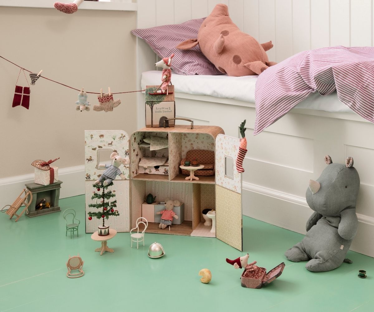 Christmas tree mouse