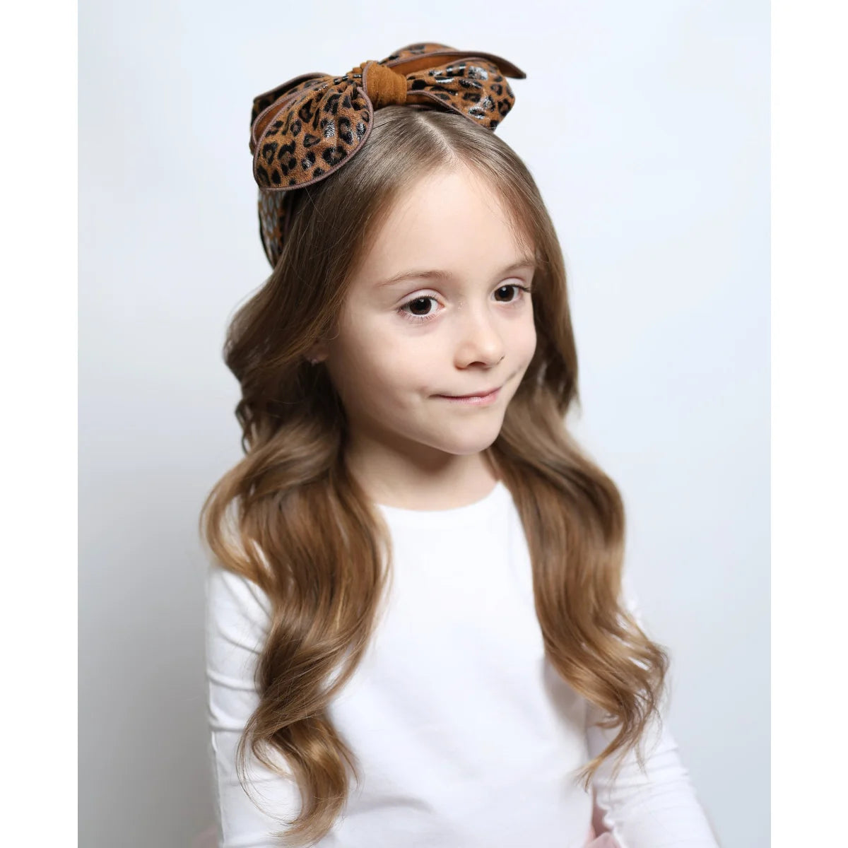 Alice-Haarreif Leopard Bow Headband in braunem Leopardmuster von billy loves audrey