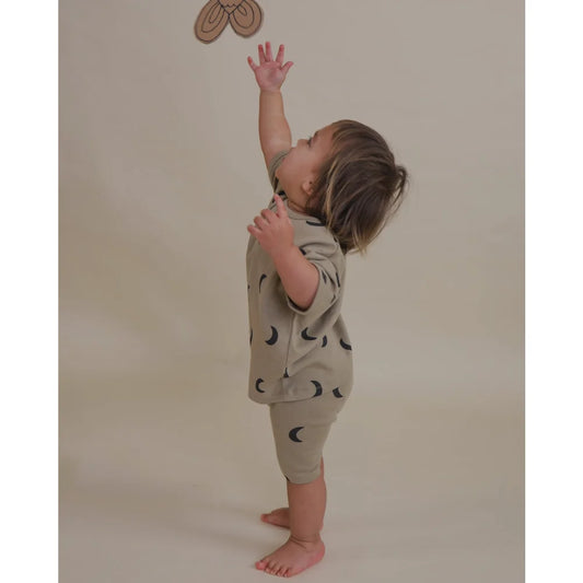 Kindermode Biker Shorts in Dämmerungsmitternacht mit Mondmuster für Jungen und Mädchen