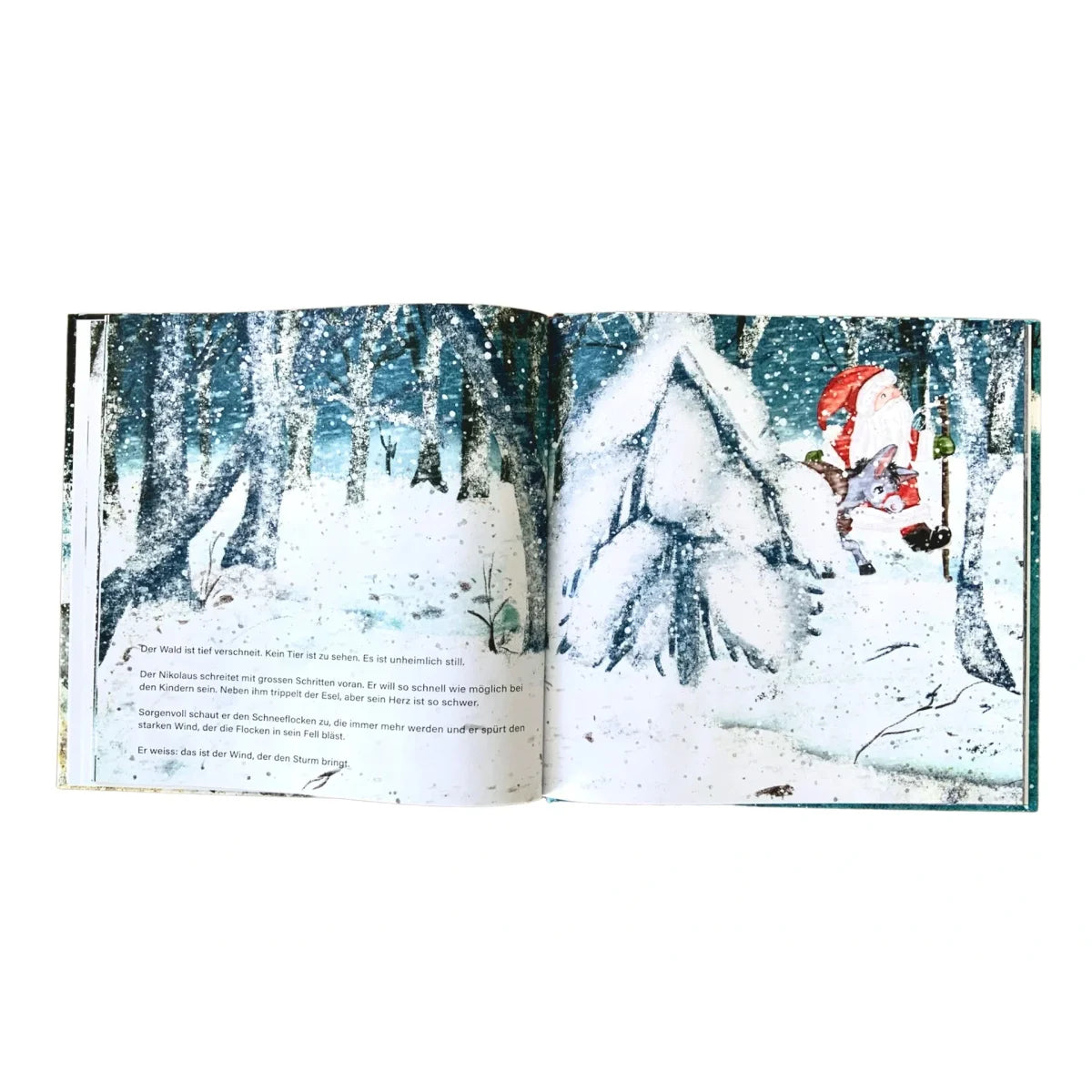 Offenes Kinderbuch mit verschneitem Winterwald und einem Gnom, Bilderbuch wo bleibt nur der Nikolaus