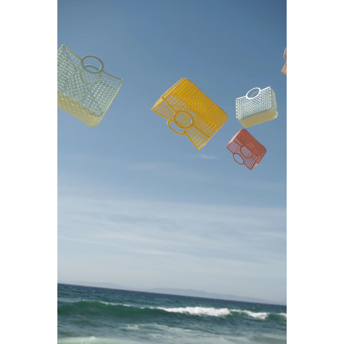 Bunte, durchsichtige Plastiktaschen der Produktlinie Bloom Korb in Lemonade