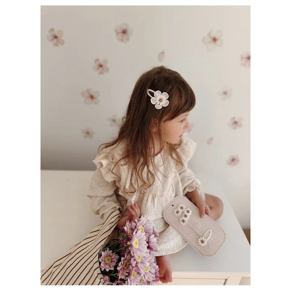 Lavendel-Blüten-Handyhülle mit Perlen und Hasenmotiv