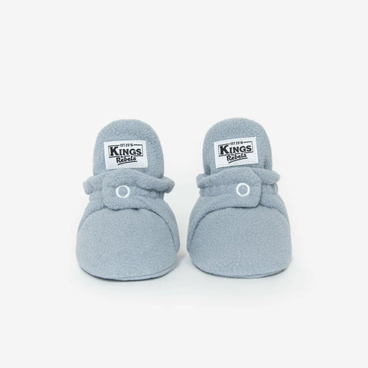 Helles blaue Fleece-Babyschuhe mit Druckknöpfen, geeignet für 0-12 Monate
