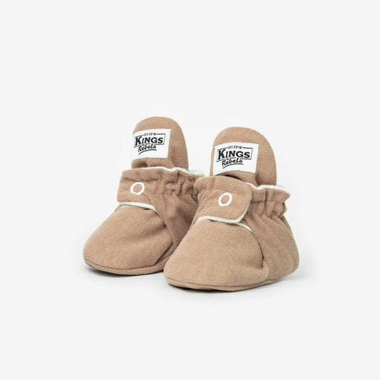 Beige Babybooties mit elastischem Knöchel und Kings-Logo für Booties Gamuza Classic