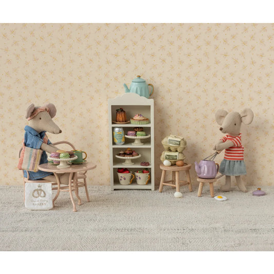 Miniaturszene einer Mäusebäckerei im Café-Set Maus Gross Blassrosa