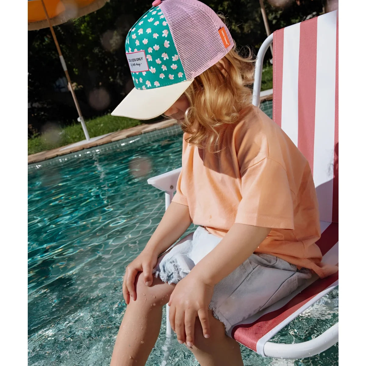 Cap garden joy pink und teal florales muster trucker cap mit beiger schirm aus atmungsaktivem material