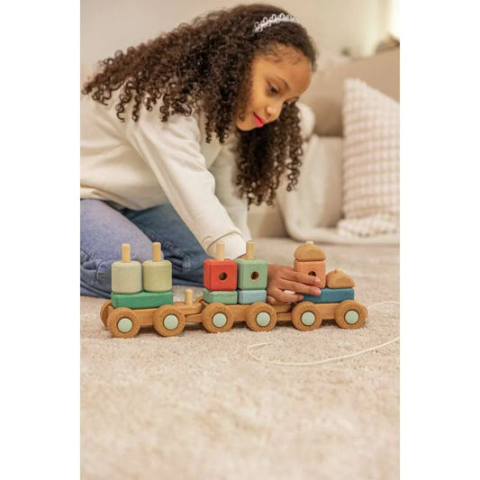 Holzspielzeug-Dampfer mit bunten Blöcken von Chugtastic Adventures