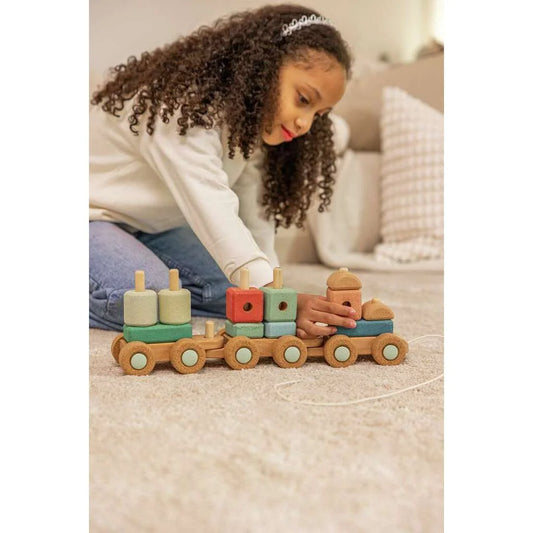 Holzspielzeug-Dampfer mit bunten Blöcken von Chugtastic Adventures