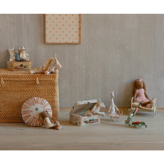 Buntes Sortiment an Kinderspielzeugen im Produkt Einhorn | Mittel