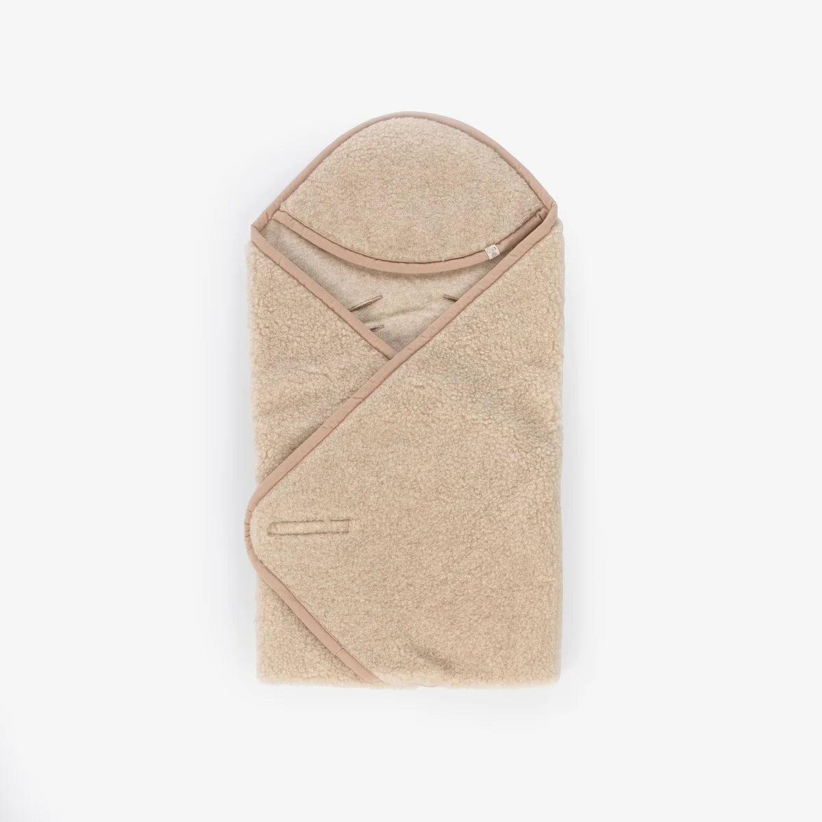 Kico Label Einschlagdecke mit Maxi-Cosi-Öffnungen aus Merinowolle in Beige