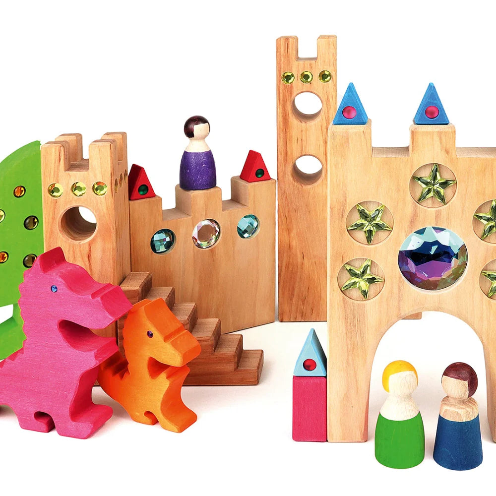 Holzspielzeug Burg mit bunten Akzenten für Kinder im Produkt Fairy castle 16 Stk