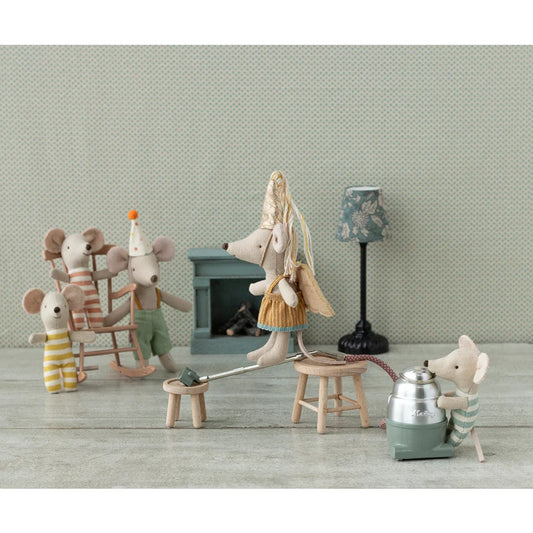 Miniature Maus Puppen Szene im Koffer für Feenkleid im Koffer Kleine Schwester Maus