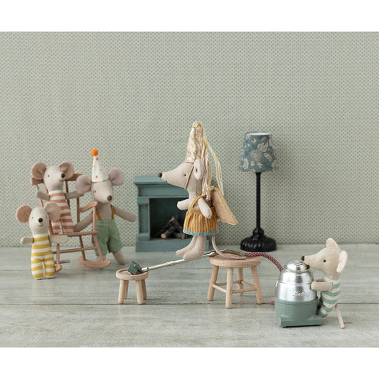 Miniature Maus Puppen Szene im Koffer für Feenkleid im Koffer Kleine Schwester Maus