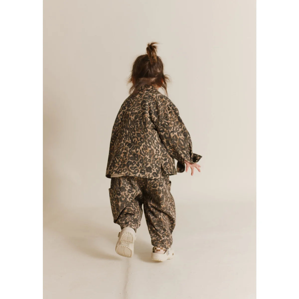 Kinderjacke und Hose mit Muster, Fen Leopard Jacke für stilvollen Komfort