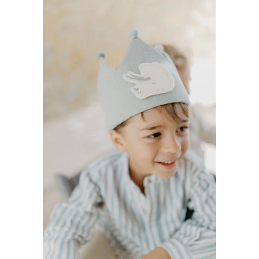 Geburtstagskrone blau mit weißer wolkenapplikation aus nachhaltigen baby- & kinderprodukten für neugeborene