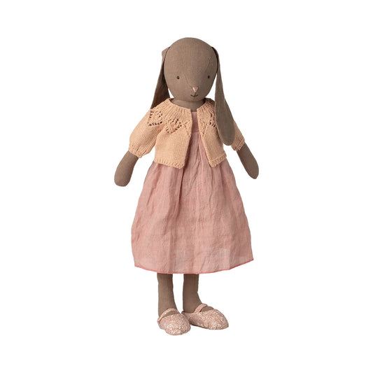 Maileg Outfit Grösse 4: Beige Hasenpuppe in hellrosa Strickjacke