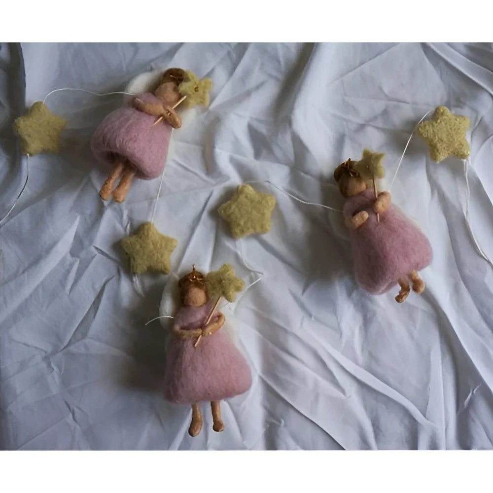 Rosa Filz-Feen-Ornamente mit gelben Sternen, kleine Variationen