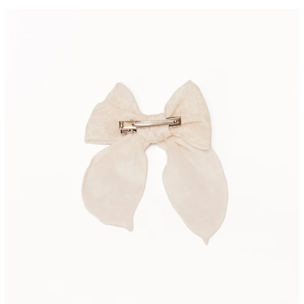 Weißes Stoffhaarbäumchen mit Metallclip von Grosse Haarschleife | Little Daisys