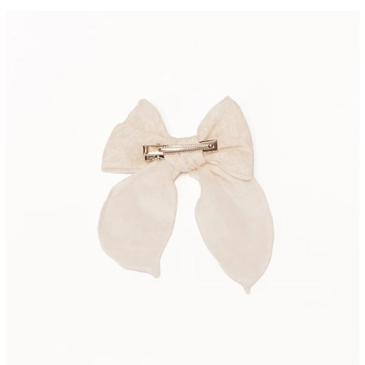 Weißes Stoffhaarbäumchen mit Metallclip von Grosse Haarschleife | Little Daisys