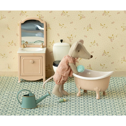 Grosse Schwester Maus in Streichholzschachtel mit kleine Bruder Maus Motiven