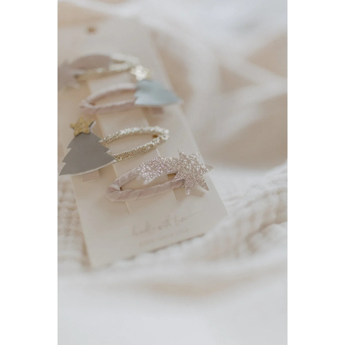 Festive Haarspangen mit Weihnachtsbaum und Stern Designs, glittery und solid styles