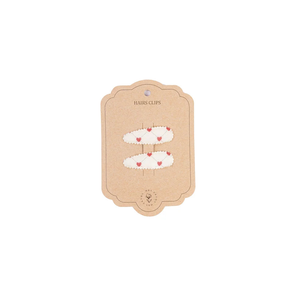 Zwei Haarspangen mit roten Herzen von Lovely Roots in elegantem Design
