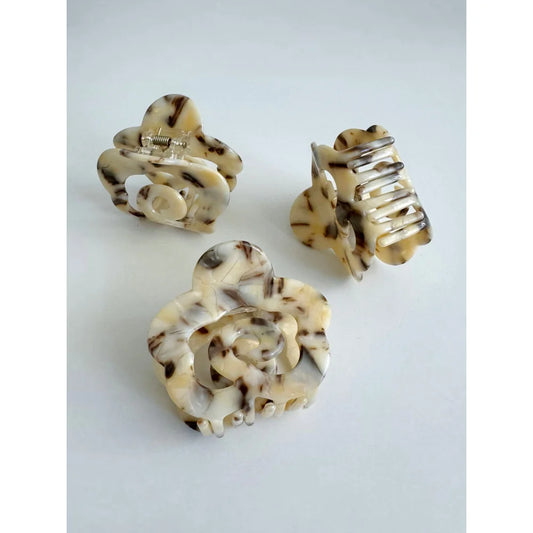 Drei gemusterte Haarklammern Claw Clips im Produkt Hairclaw Lara
