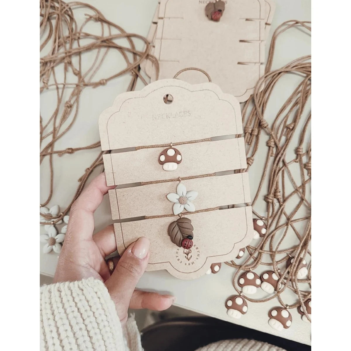 Holz Schmuck-Organizer mit Pilz-Dekoration für Halsketten 3 Pack