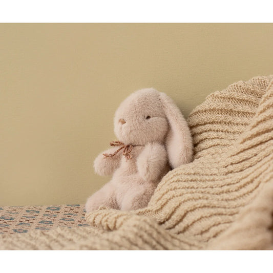 Weiches helles Hase Plüsch Mini light Powder mit Schlappohren