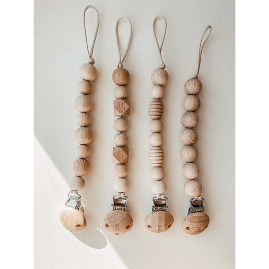 Holz Nuggikette in Quarz mit Holzclip, Perlen und Tieranhängern für Babys