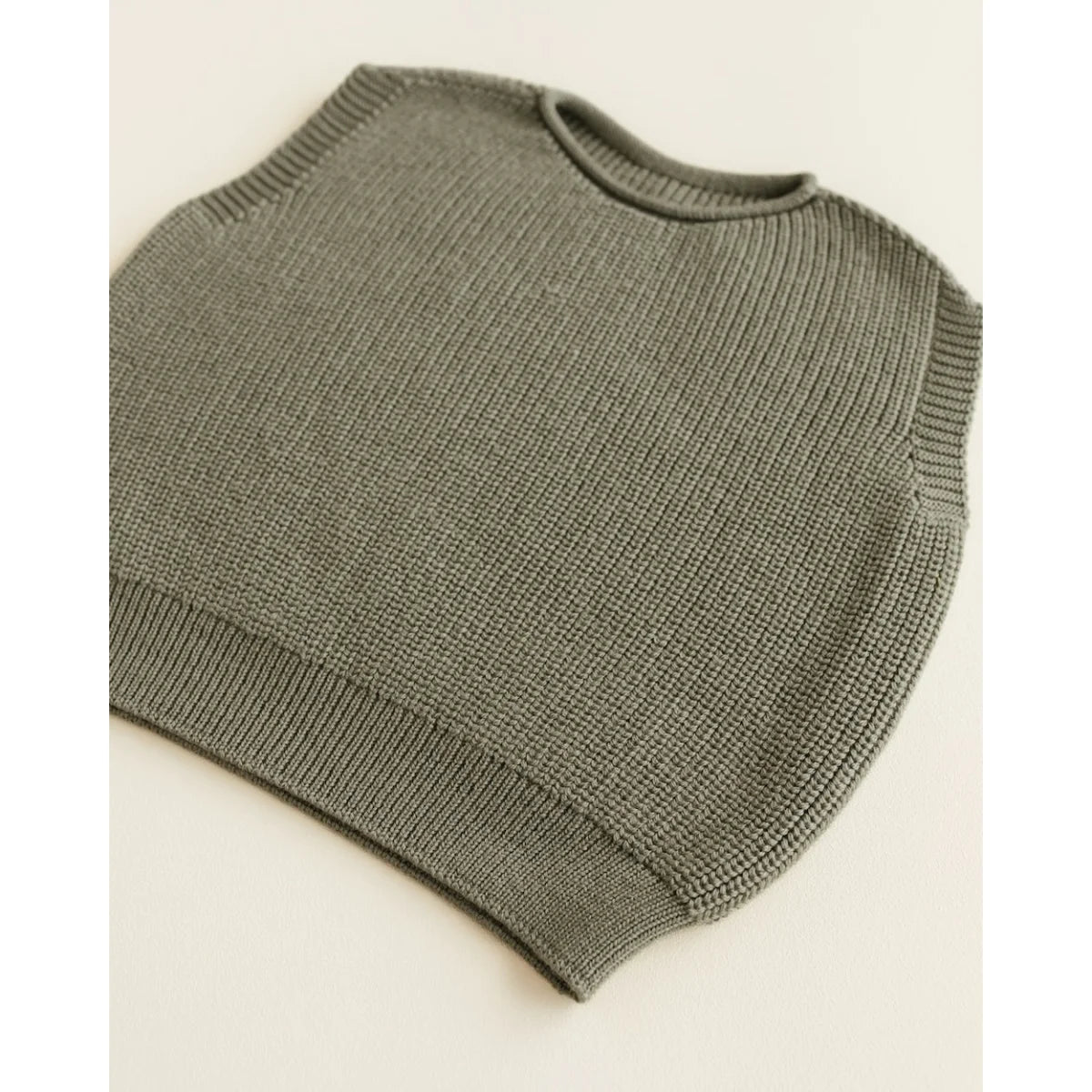 Flat-lay Kids Vest Harvey Artichoke in muted olive green with ribbed knit details