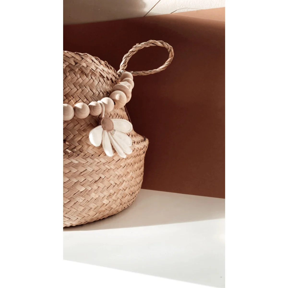 Wickelkorb mit Griff, dekorativen Perlen und Quasten für die Kinderwagenkette Daisy Daylight