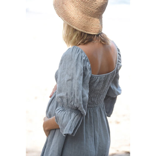 Helles blaues Baumwollkleid mit Puffärmeln und gerüschtem Oberteil von Yoli