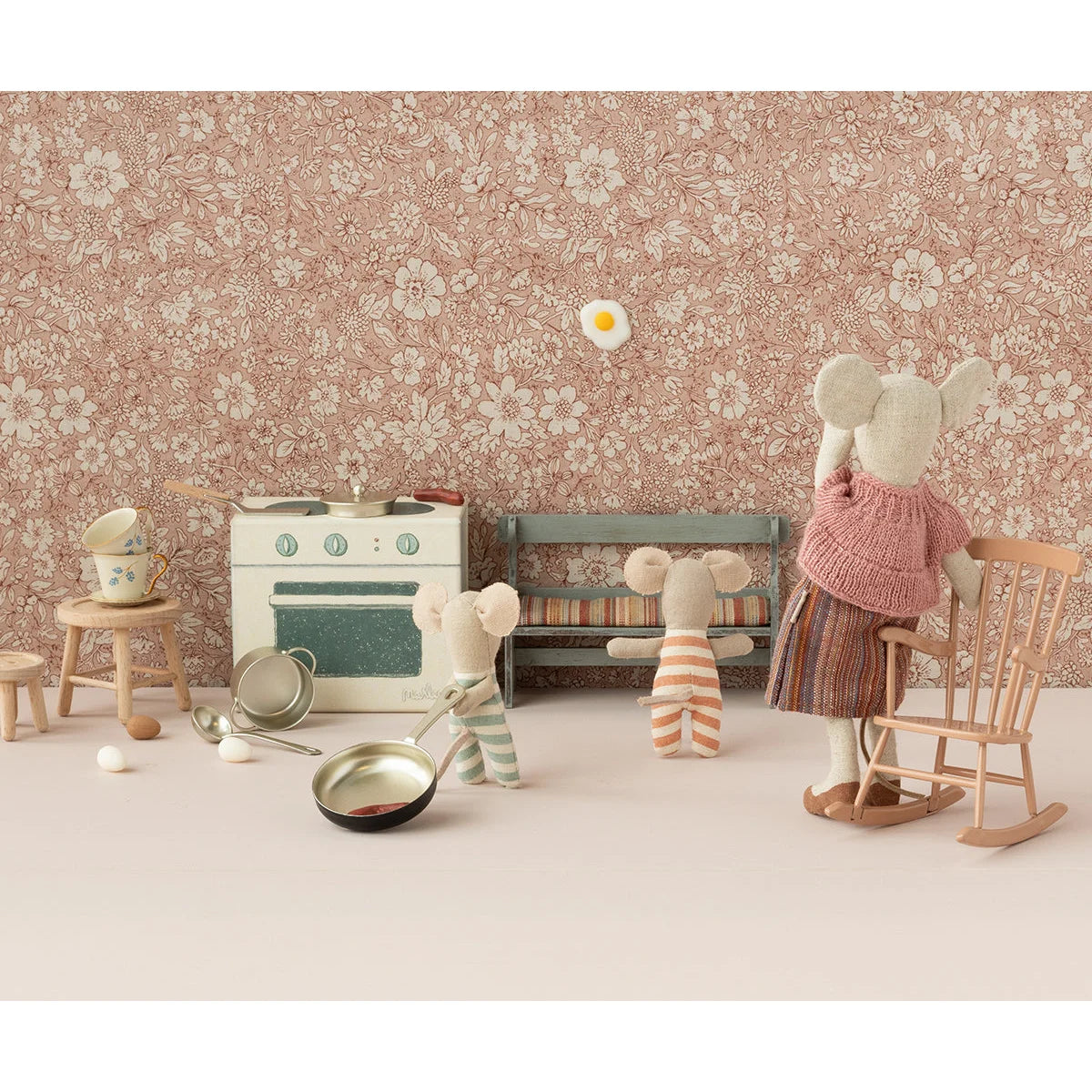 Miniaturat Küche Spielset mit Spielzeuggeräten und Möbeln von Kochset Maus