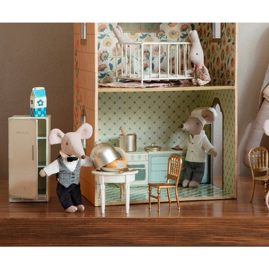 Miniaturansicht einer Puppenstube im Produkt Kühlschrank Maus