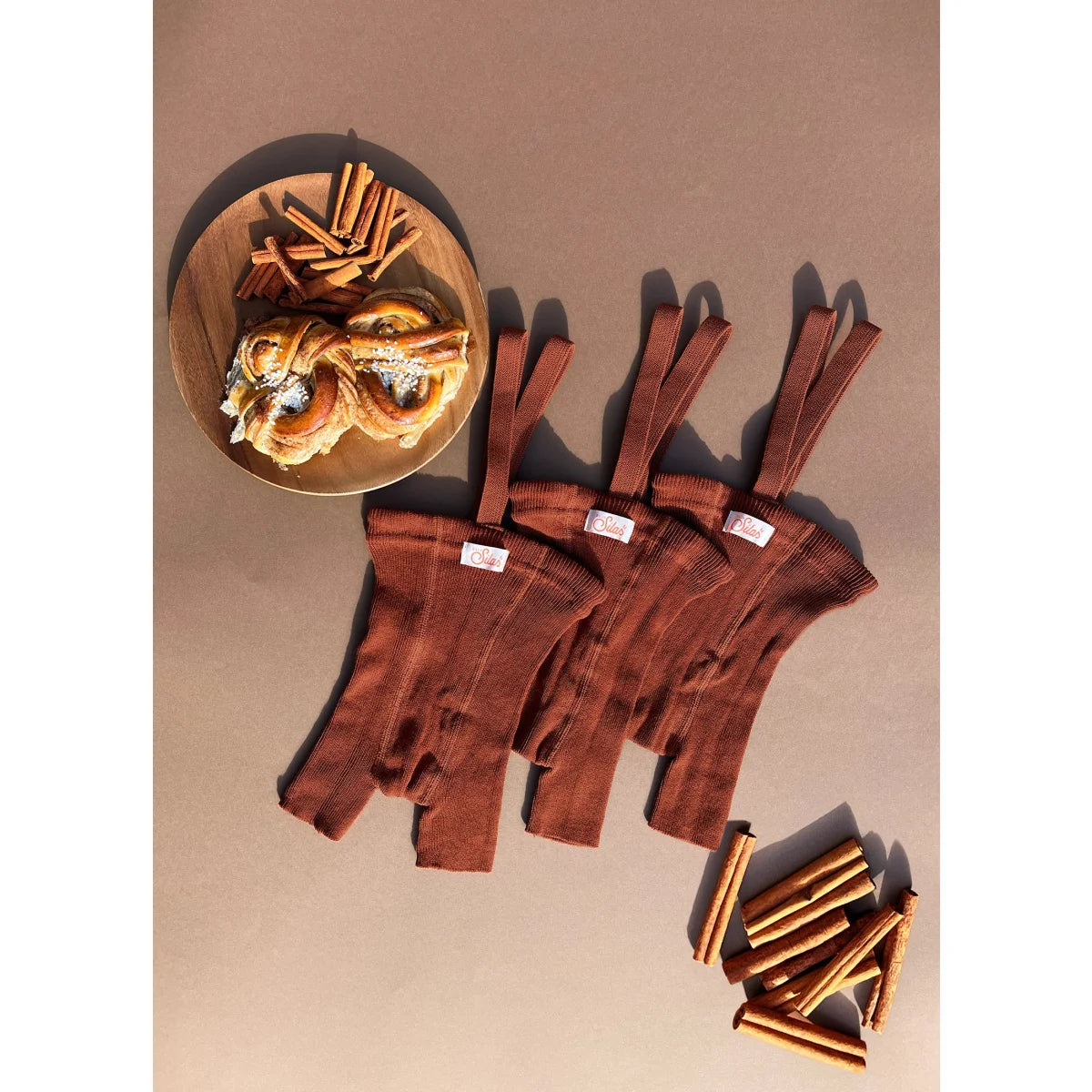 Braune Wollbabytights in der Produktkategorie Kurze Strumpfhose mit Träger | Cinnamon