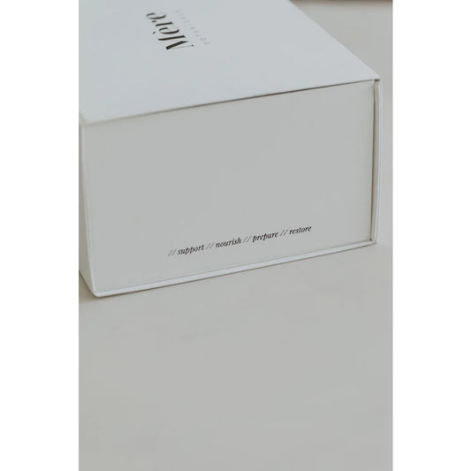 Weißer Produktkarton für das Labour Kit, saubere Verpackungslösung