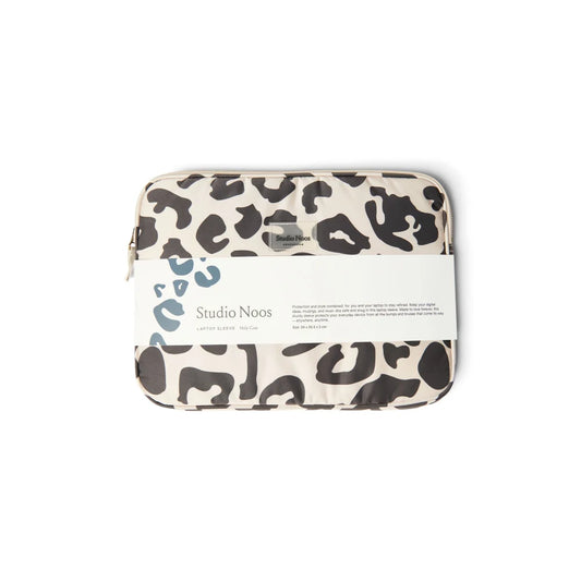 Leopardenmuster gepolsterte Laptop- oder Tabletschutzhülle mit weißem Etikett