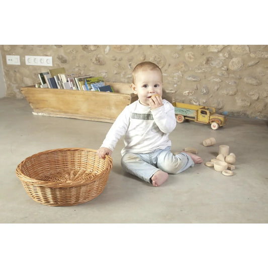 Großer Schatzkorb aus Weide mit natürlicher Oberfläche und gebogenen Griffen