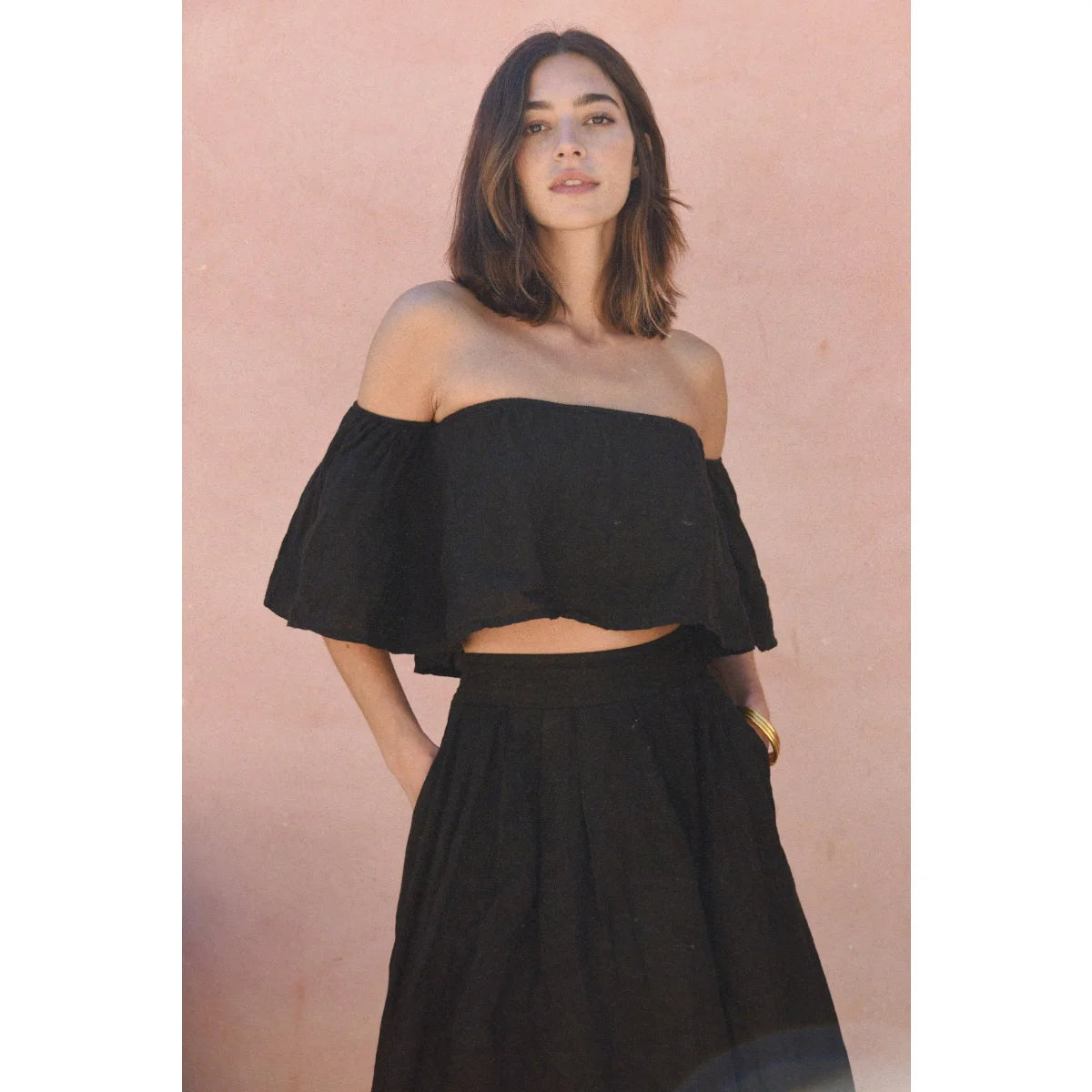 Schwarzes off-shoulder Crop Top und Rock Set im Produkt Leinen Rock Alba Noir