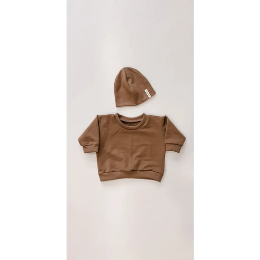 Brauner Pullover mit passender Beanie-Mütze im Lounge Sweater von Kakao