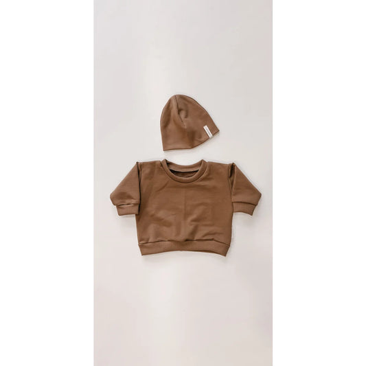 Brauner Pullover mit passender Beanie-Mütze im Lounge Sweater von Kakao