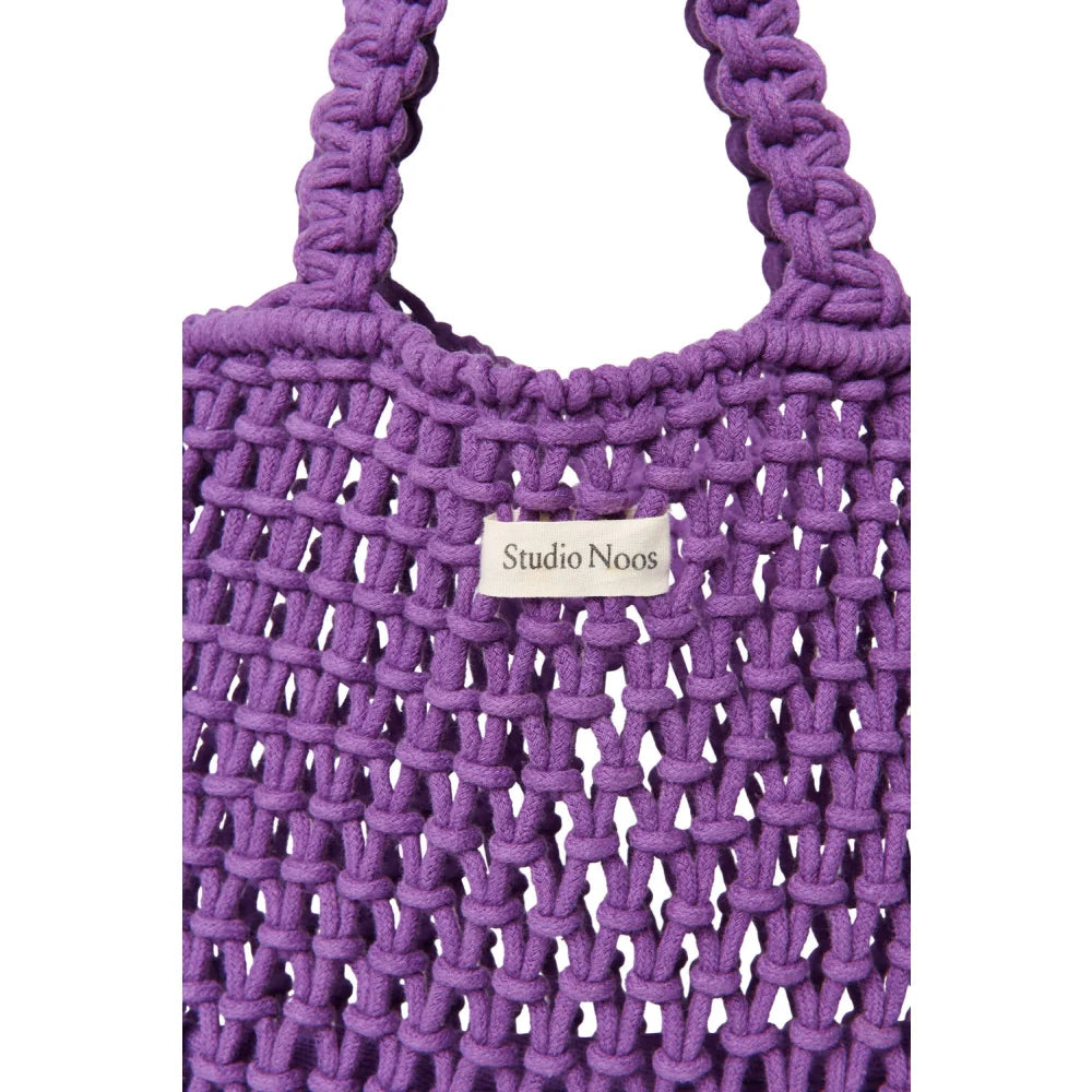 Purple Macrame Tragetasche aus Mini-Design für stilvolles nachhaltiges Tragen