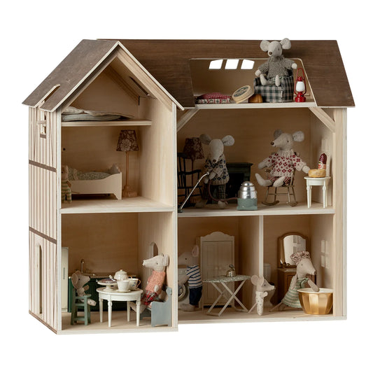 Dollhouse mit Maus-Figuren im Mauseloch Bauernhaus Puppenhaus für kreative Spielmomente