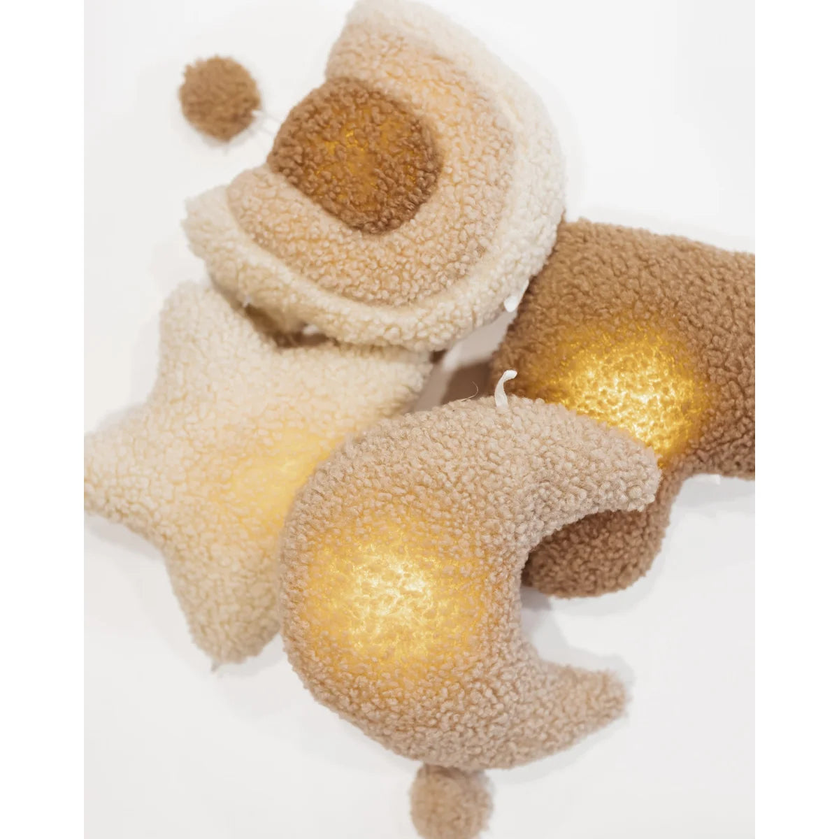 Partiell geschälter Kiwifruit mit goldenem Fruchtfleisch im Produkt Musikspieluhr Stern