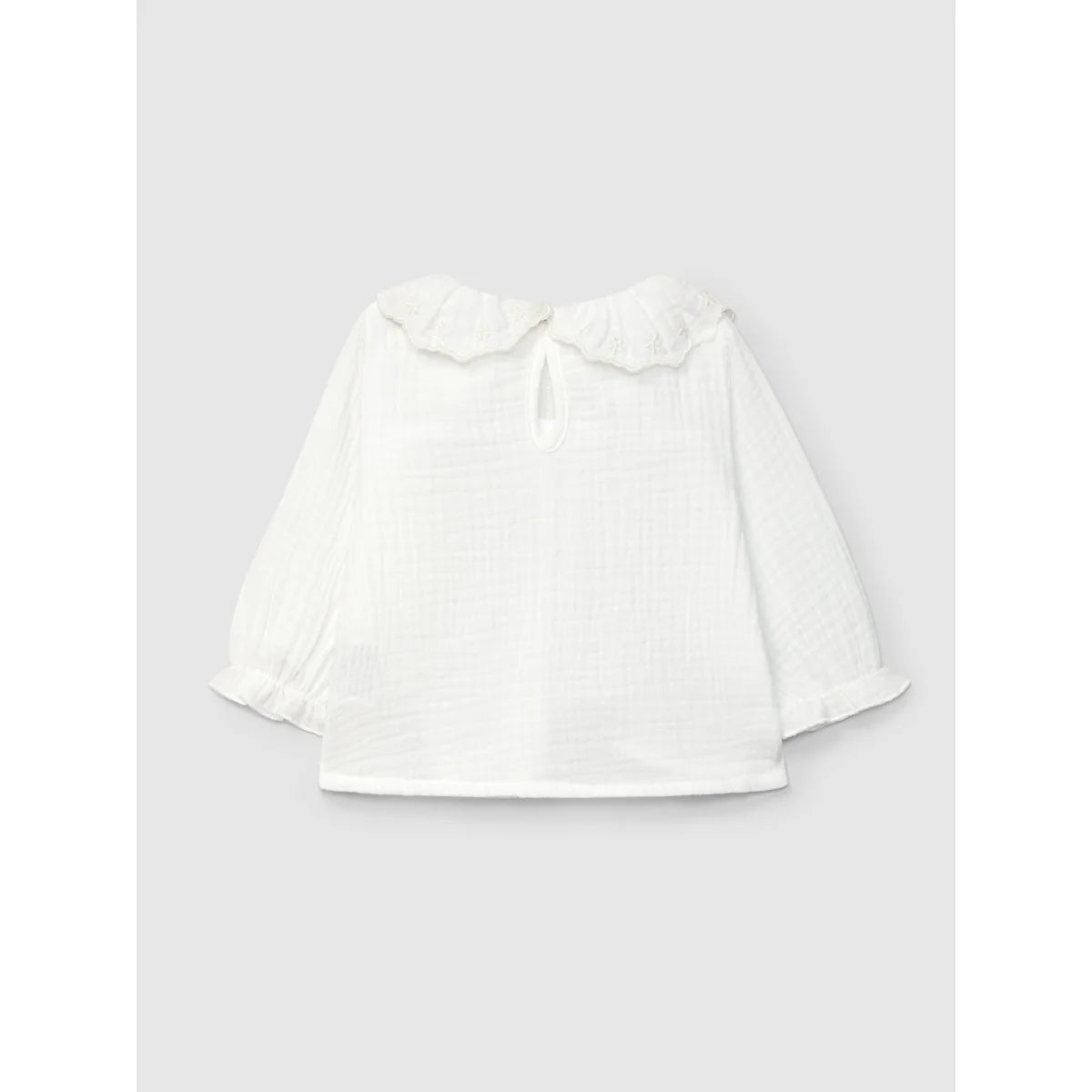 Weiße langärmlige Bluse mit Rüschenkragen und Manschetten, Muslinbluse mit Stickerei