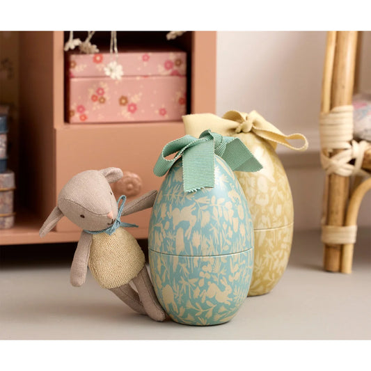 Osterei klein mit Mikro Lamm Dusty mint: pastellblaues Ei-Box mit Blumenmuster