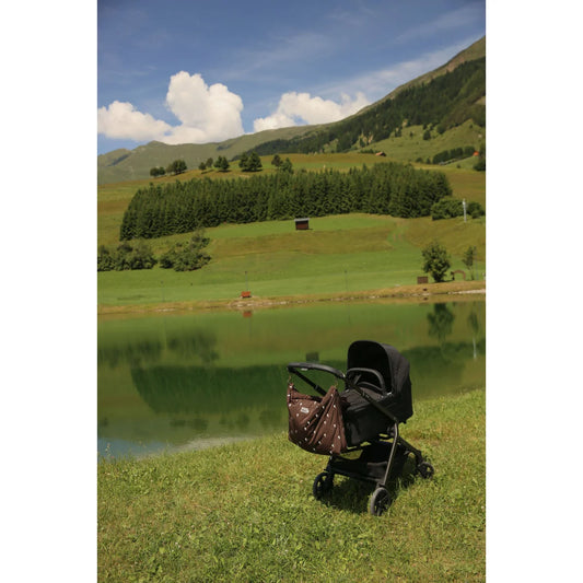 Schwarzer Babywagen mit braun gemustertem Windeltaschen-Set, Puffy Mom Diaper Bag